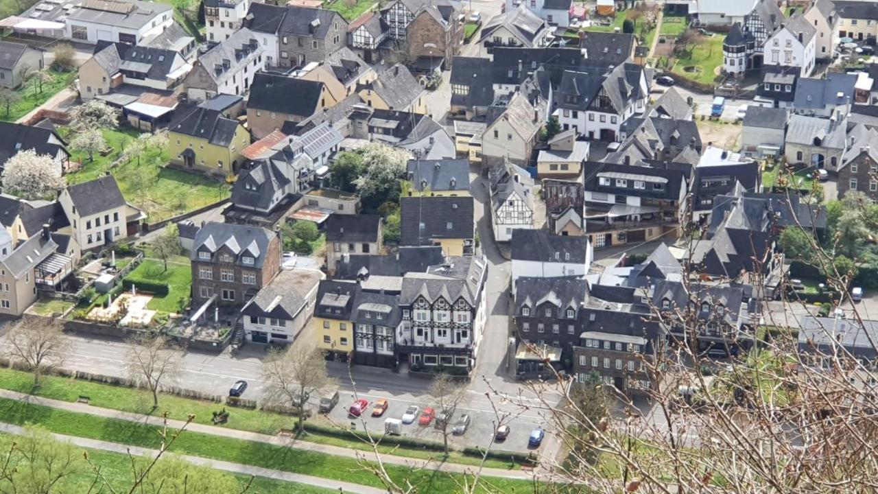 Hotel Zur Winzergenossenschaft Ernst Zewnętrze zdjęcie
