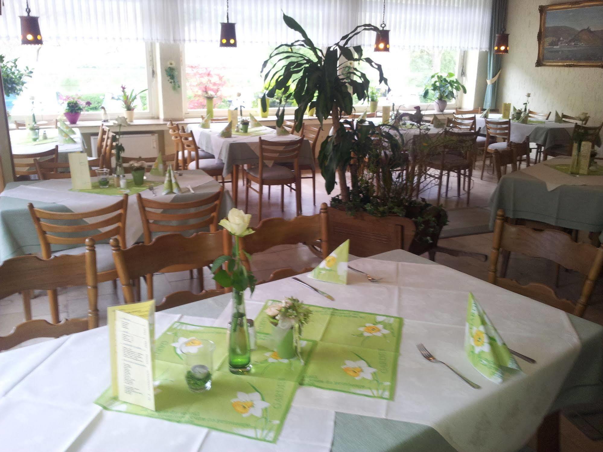 Hotel Zur Winzergenossenschaft Ernst Zewnętrze zdjęcie